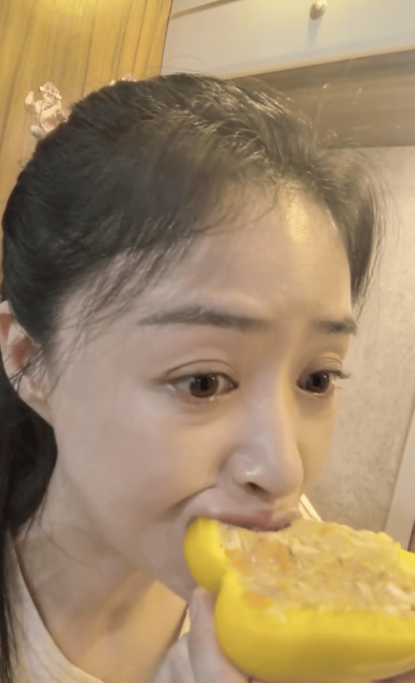 配资导航之家 蒋欣吃关晓彤同款彩椒碗 关晓彤立刻回复